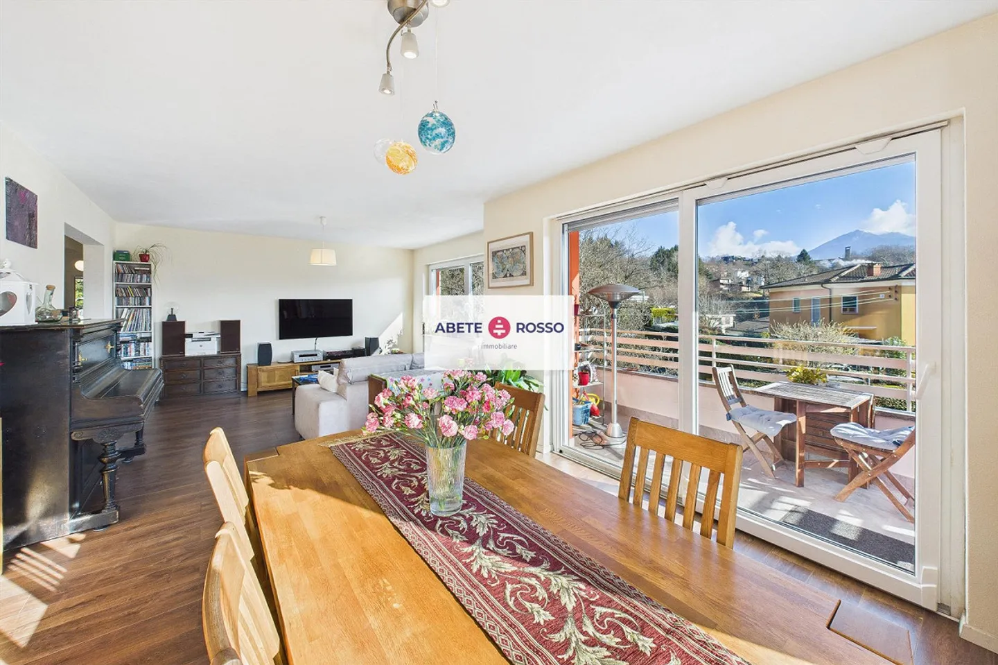 Apartment with terraces in a quiet and prestigious residential area. - Photo 9 of 17