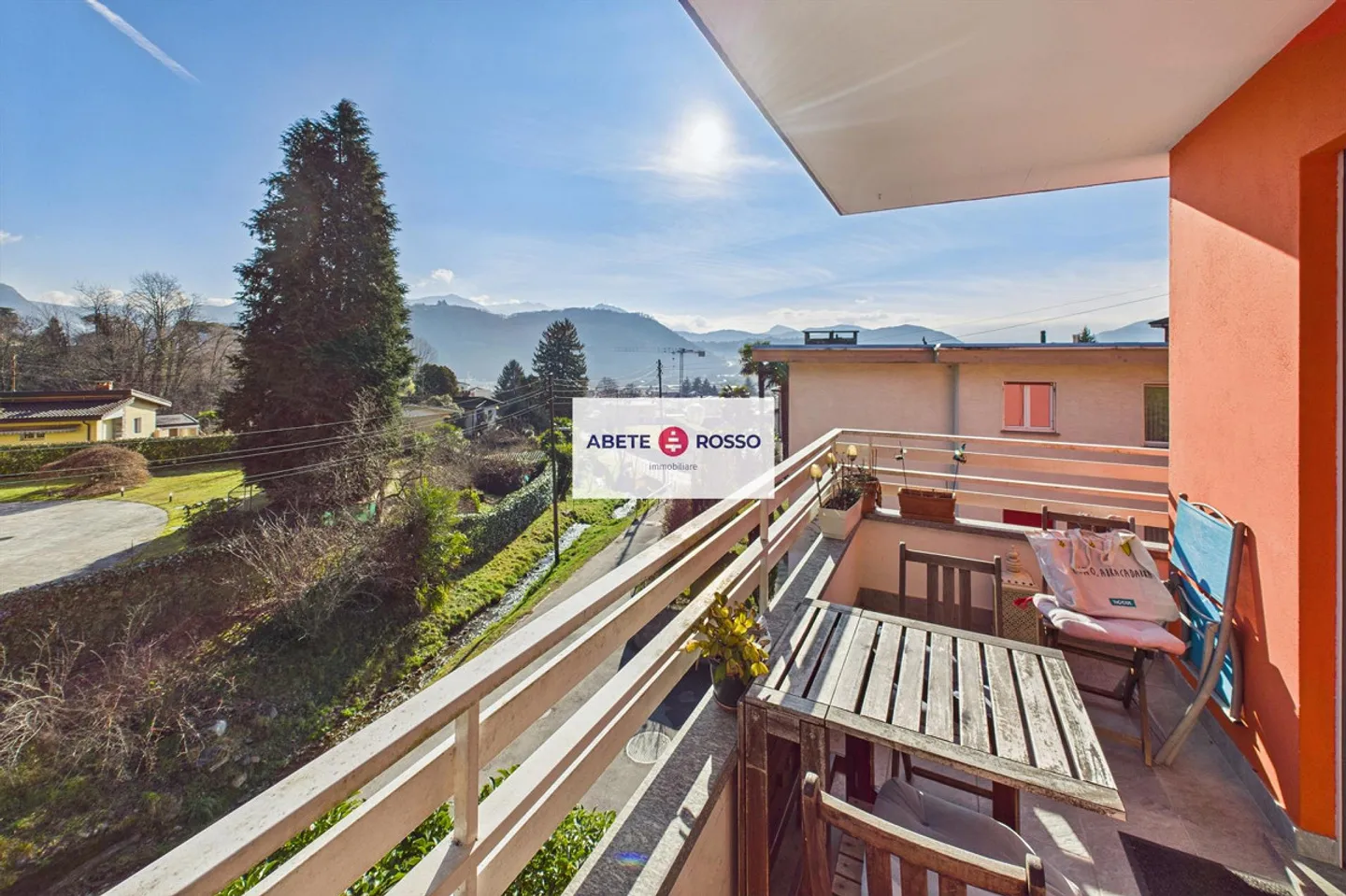 Apartment with terraces in a quiet and prestigious residential area. - Photo 10 of 17