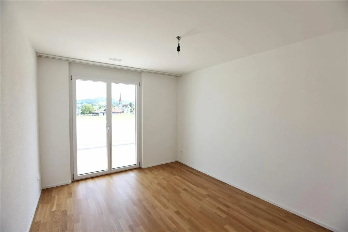 Ampio appartamento attico in un quartiere adatto alle famiglie! - Foto 4 di 10