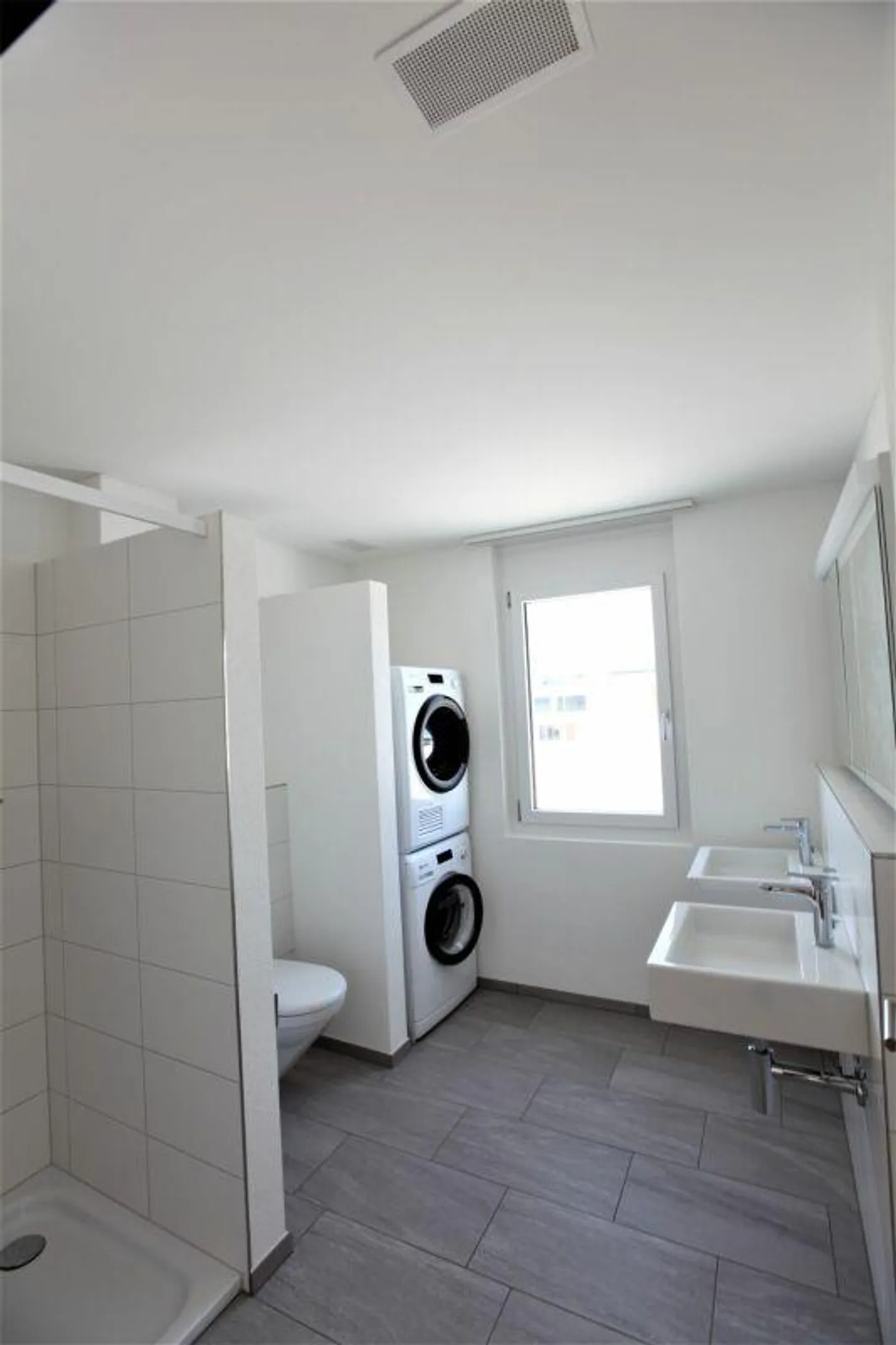 Ampio appartamento attico in un quartiere adatto alle famiglie! - Foto 6 di 10