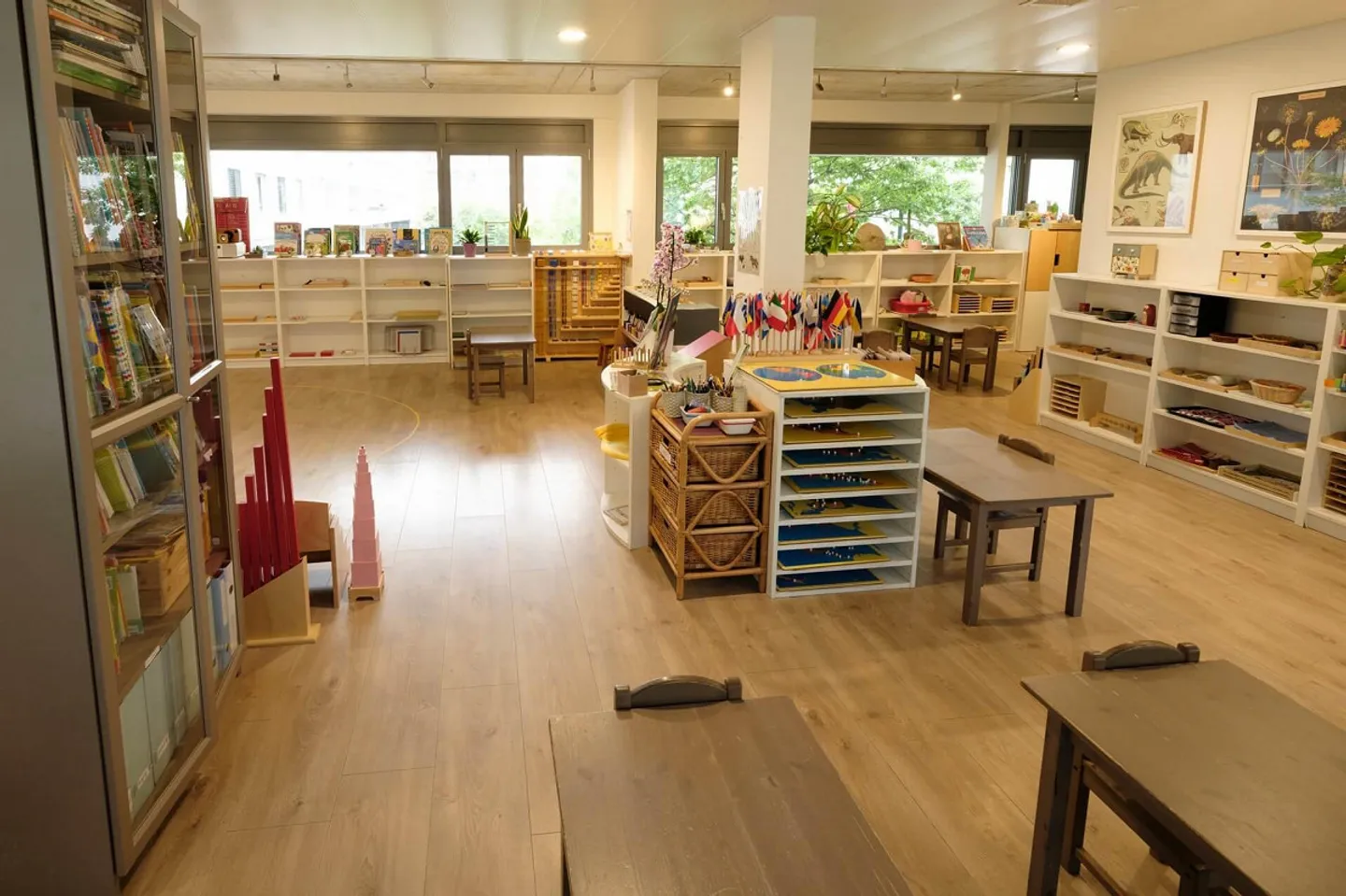 Your future arcade ideally located in Nyon - Photo 3 of 4