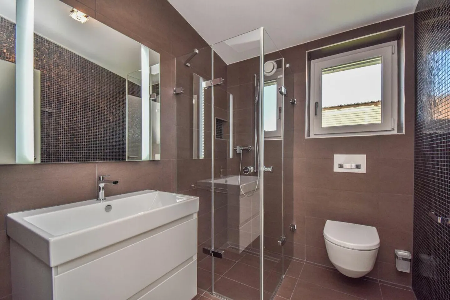 Maison individuelle de 5,5 pièces avec studio - Vivre et travailler sous un même toit à Amriswil ! - Photo 9 sur 20