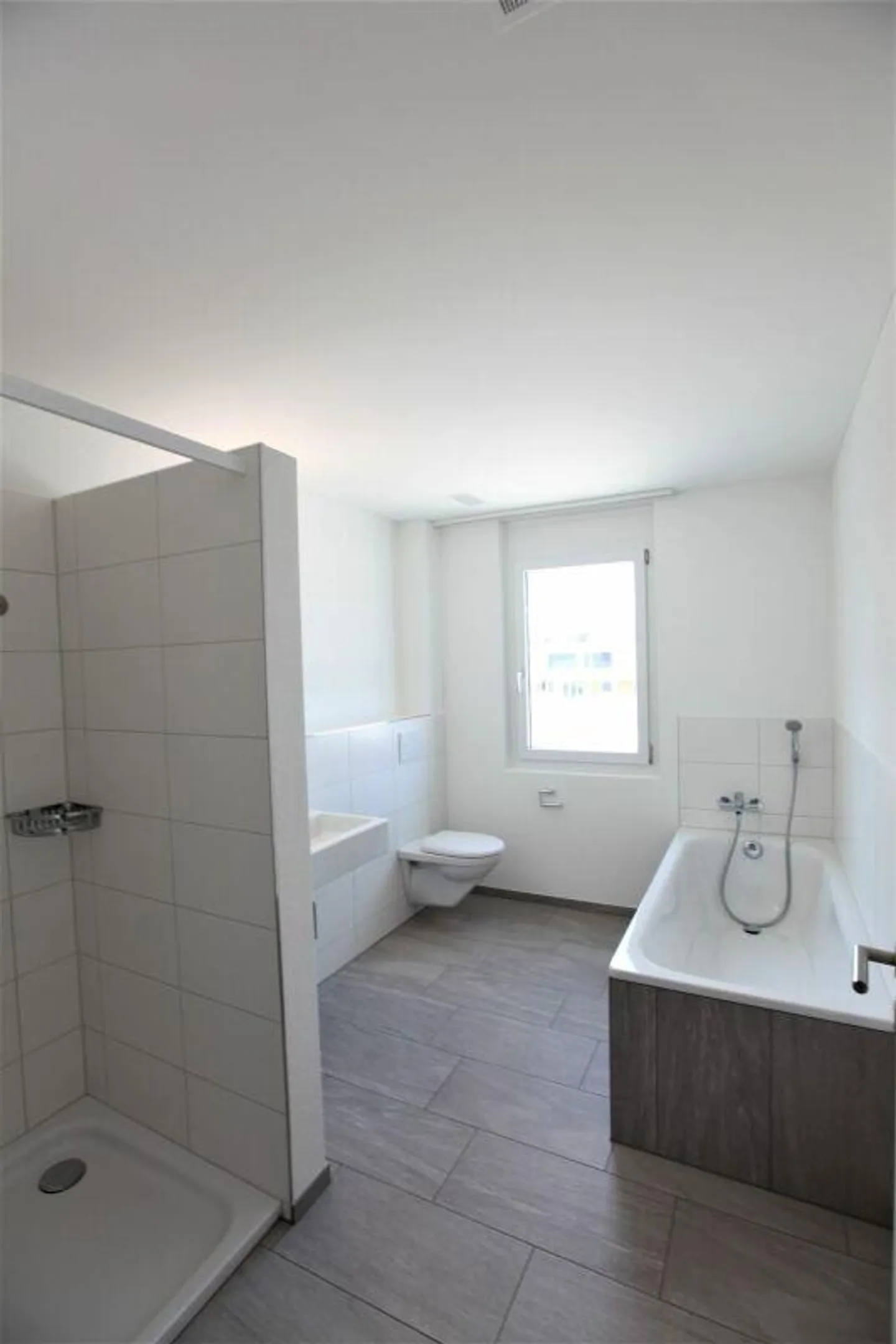 Ampio appartamento attico in un quartiere adatto alle famiglie! - Foto 7 di 10