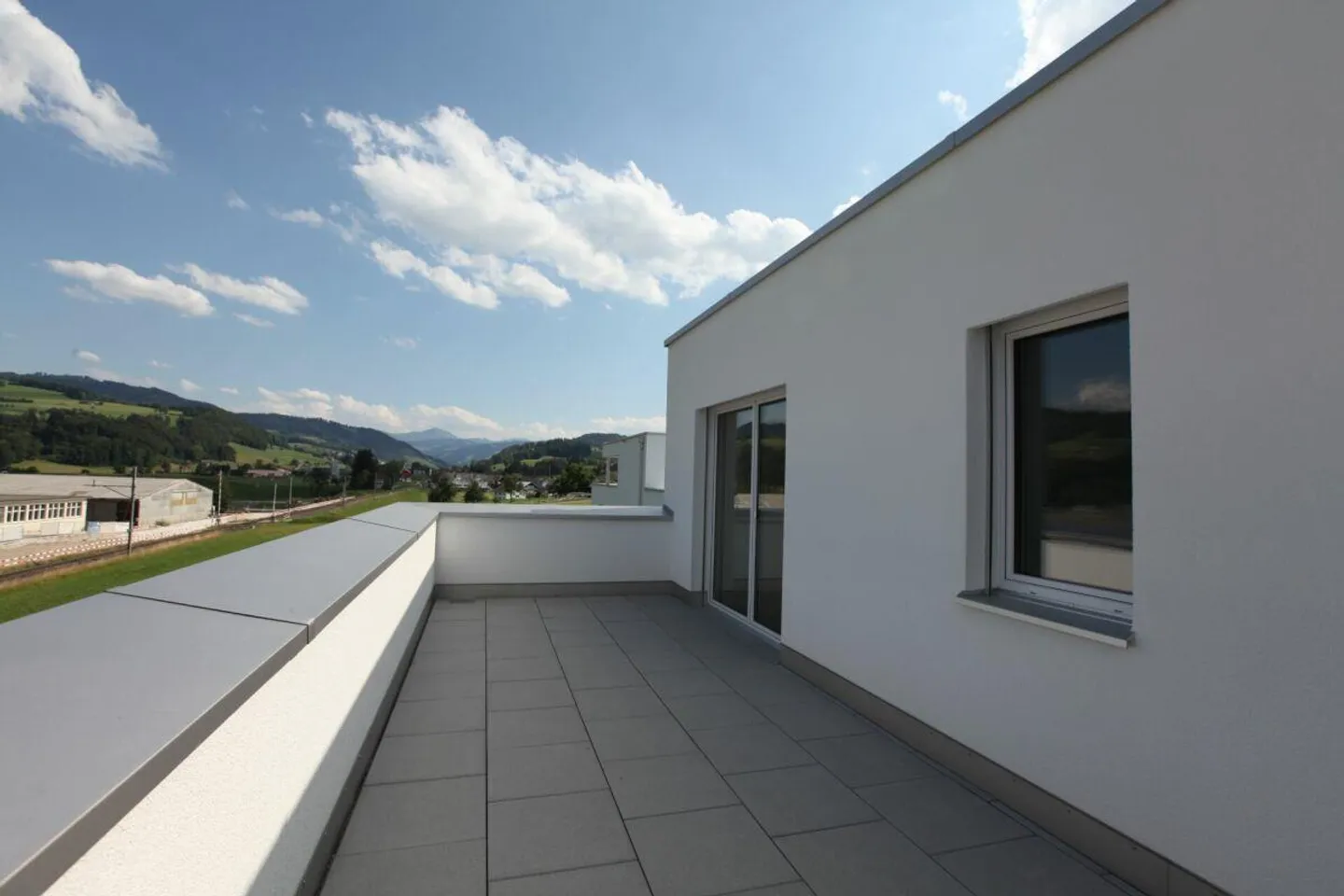 Ampio appartamento attico in un quartiere adatto alle famiglie! - Foto 9 di 10