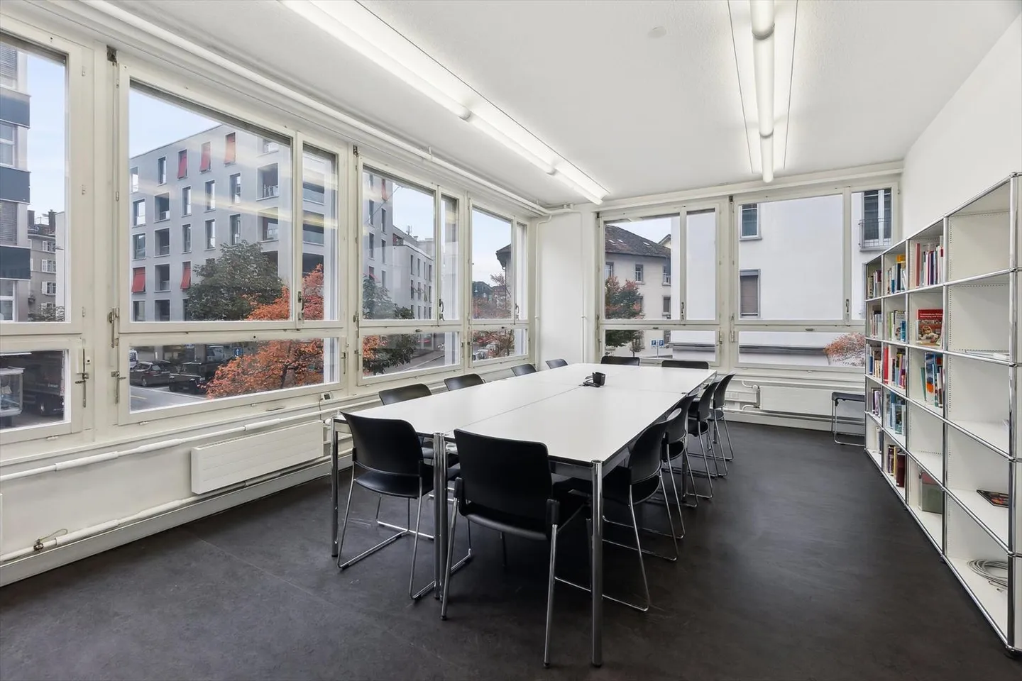 Office space for rent in District 4! - Photo 5 of 7