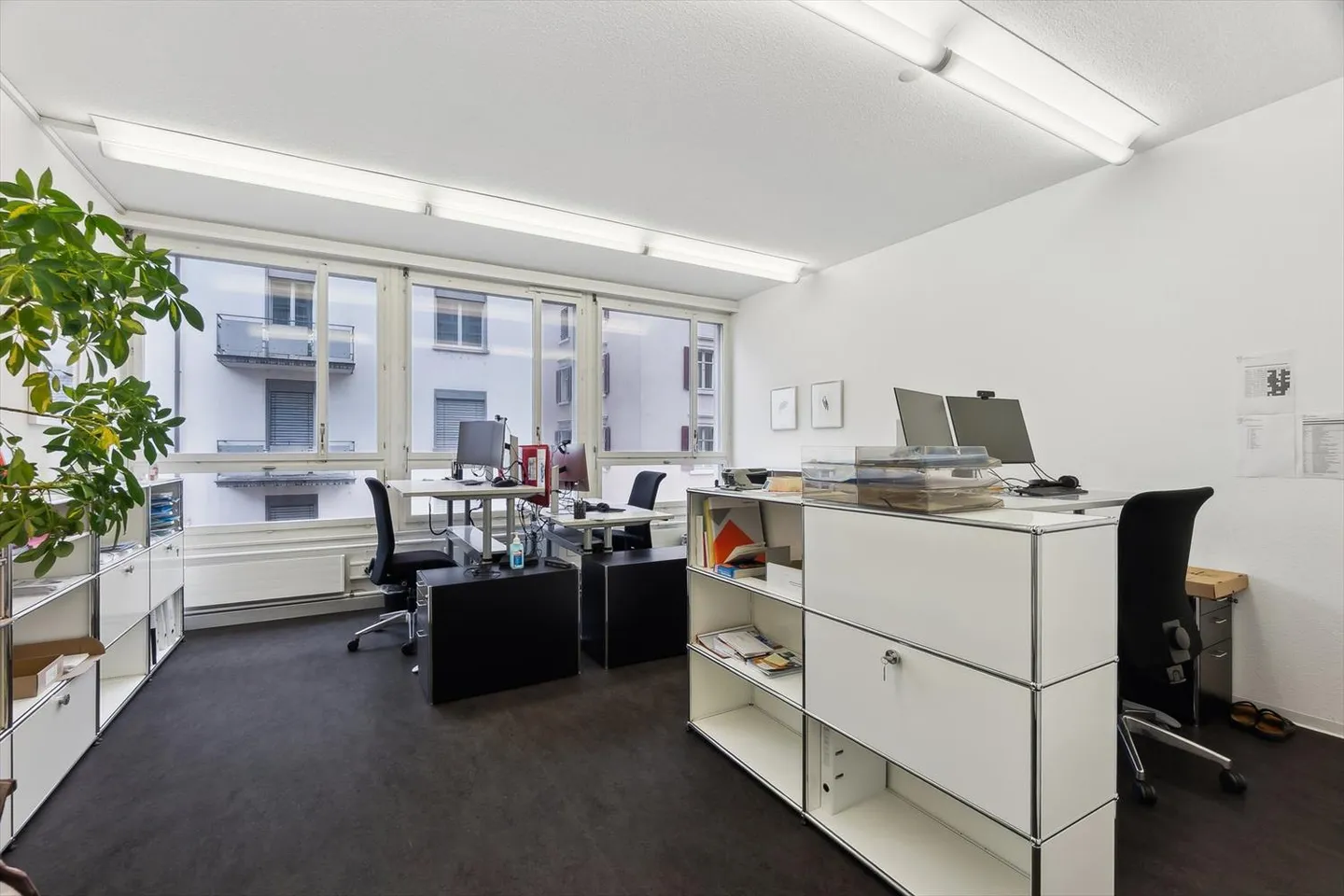 Office space for rent in District 4! - Photo 3 of 7