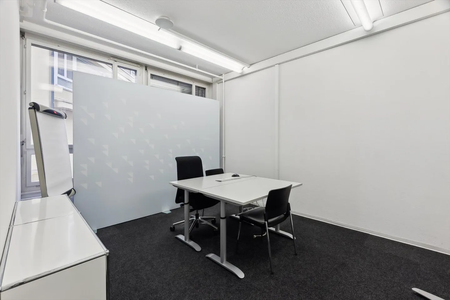 Office space for rent in District 4! - Photo 4 of 7