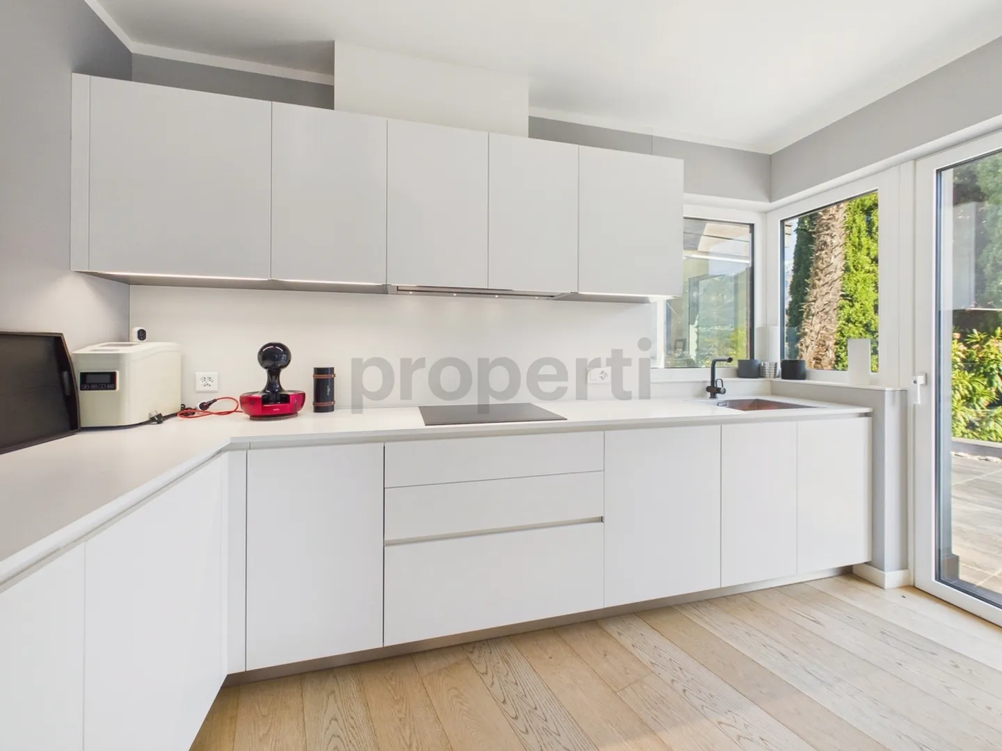 Villa in Design Style with Breathtaking Lake View - Vico Morcote - Photo 7 of 13