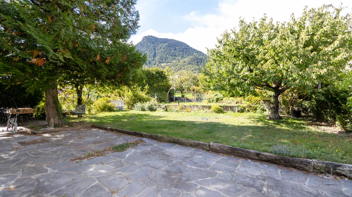 IN VENDITA CASA CON CARATTERE 5.5 LOCALI A CHAMOSON - Foto 9 di 13