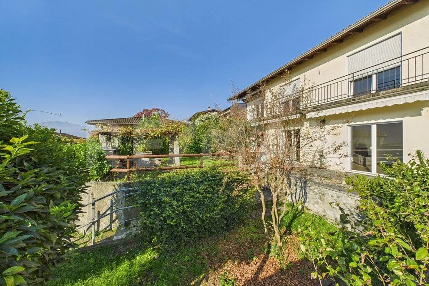 Charmantes Duplex mit Seeblick - Foto 1 von 13