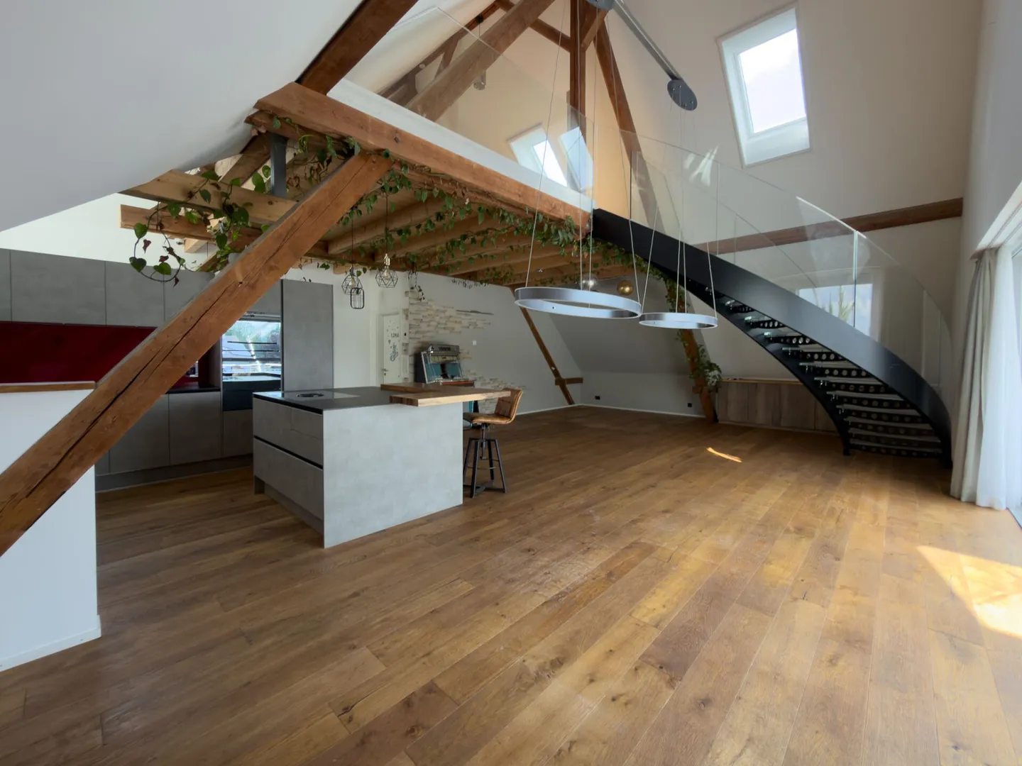 Maisonette unique en penthouse - Photo 4 sur 12