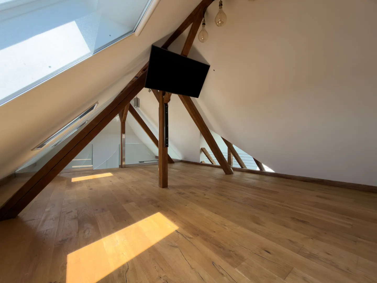 Maisonette unique en penthouse - Photo 9 sur 12