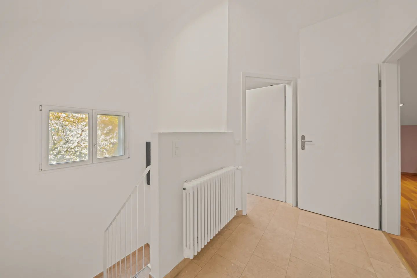 Wunderschönes Einfamilienhaus in ruhiger Wohngegend - Foto 9 von 18