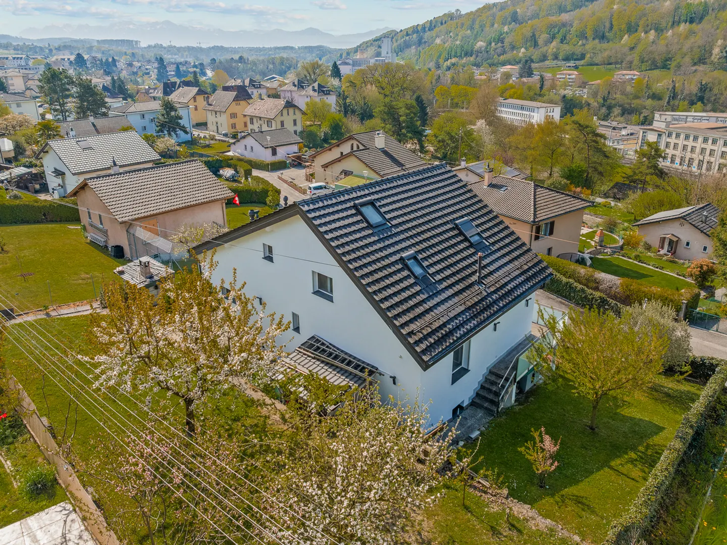 Wunderschönes Einfamilienhaus in ruhiger Wohngegend - Foto 2 von 18