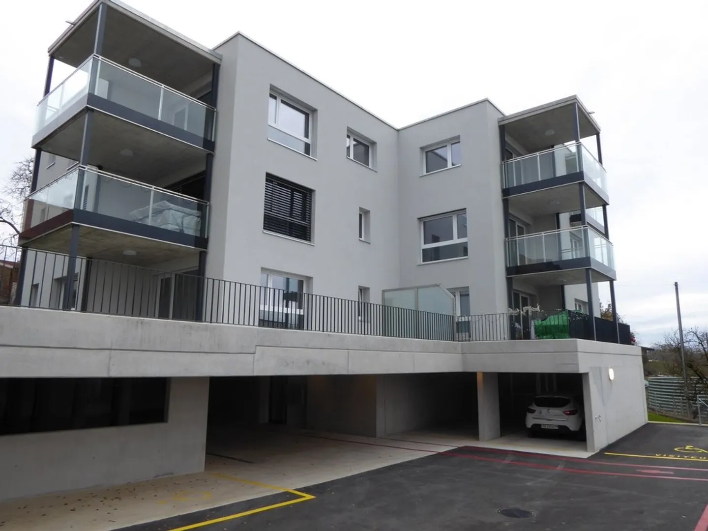 Apartment with 4.5 rooms on the 2nd floor - Photo 1 of 9