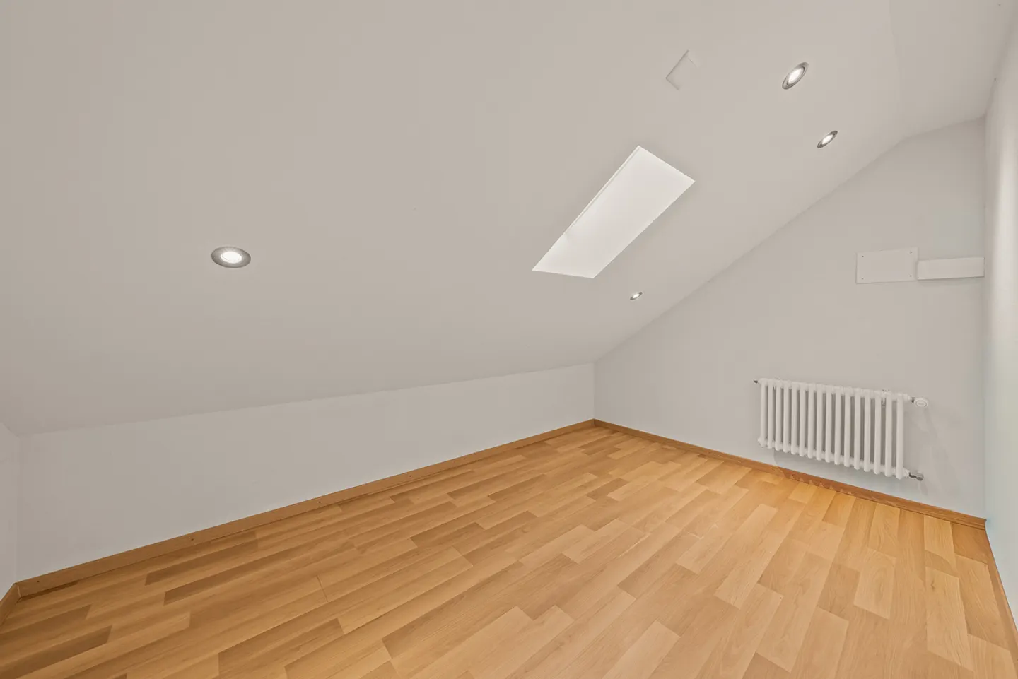 Wunderschönes Einfamilienhaus in ruhiger Wohngegend - Foto 13 von 18