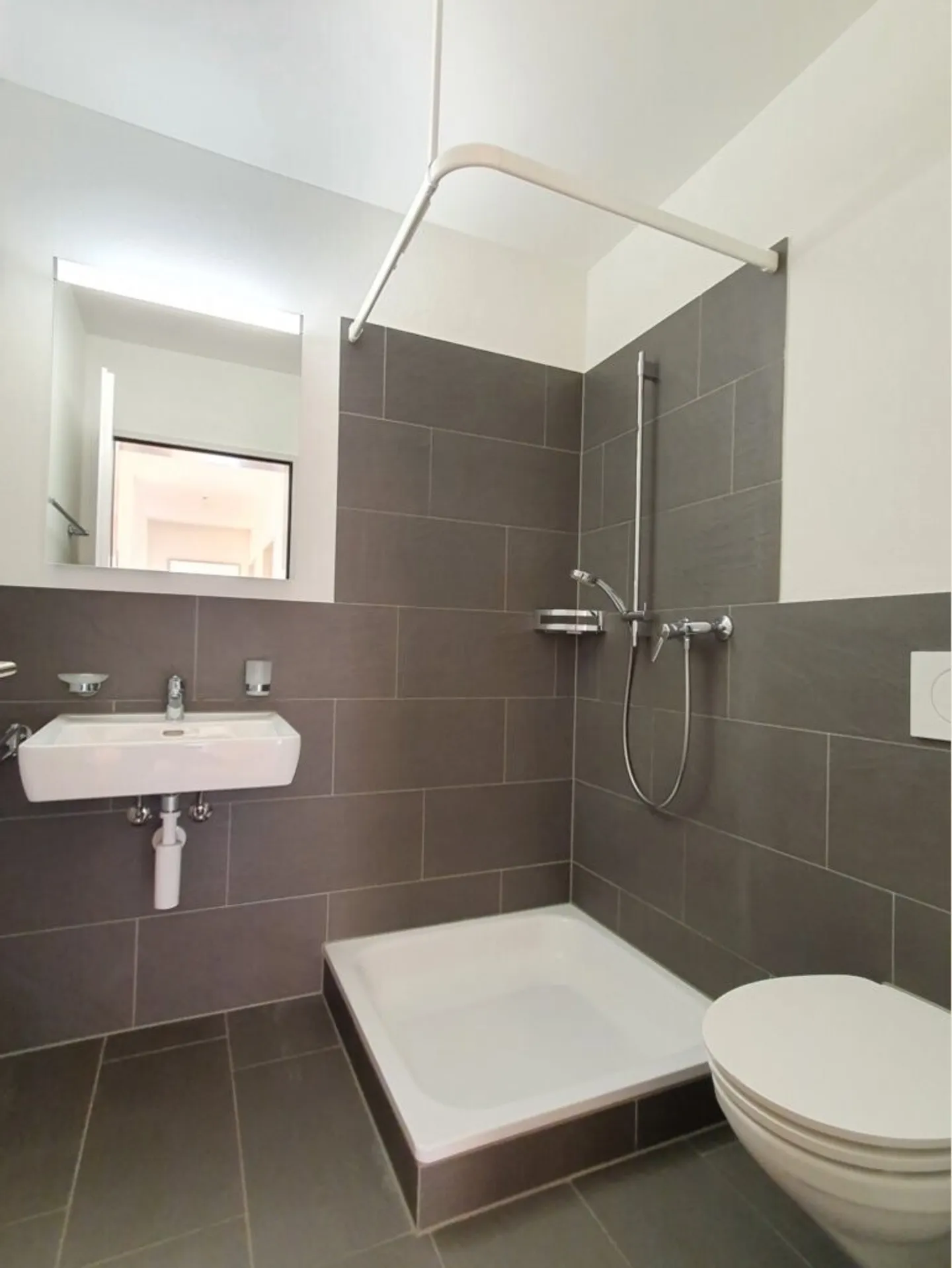 Grosszügige 2.5 Zimmer-Wohnung an zentraler Lage - Foto 5 von 6