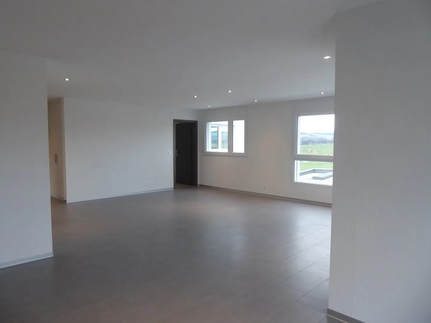 Apartment with 4.5 rooms on the 2nd floor - Photo 5 of 9