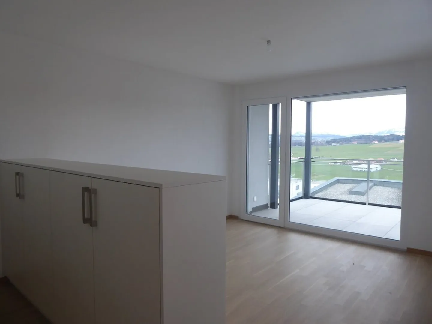 Apartment with 4.5 rooms on the 2nd floor - Photo 6 of 9