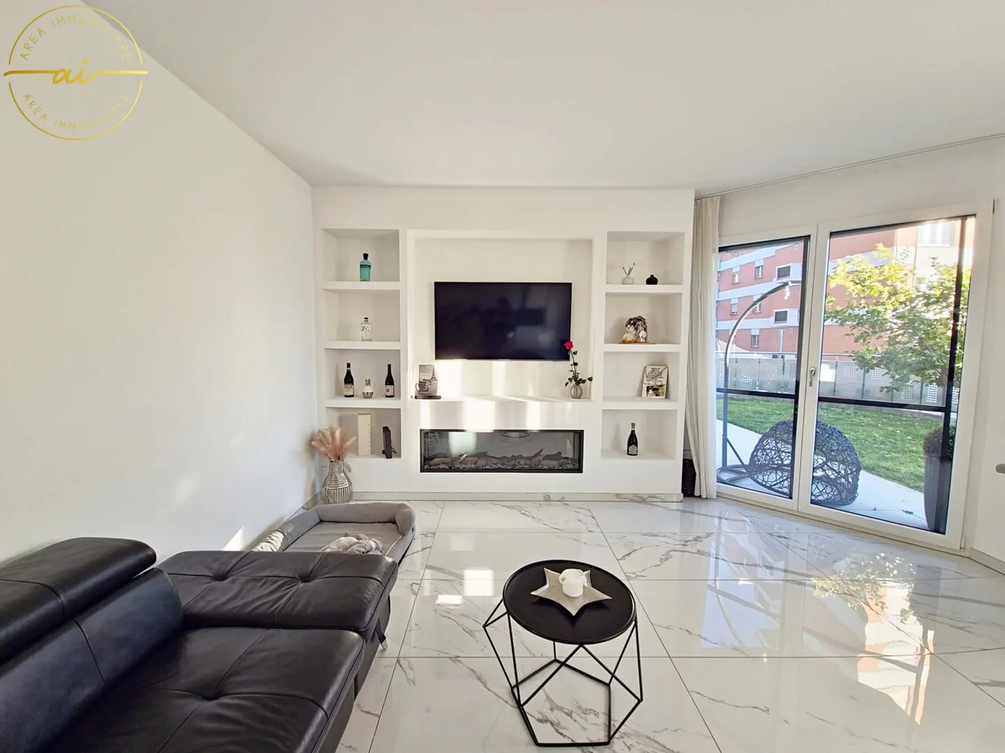 ÉLÉGANT ET LUMINEUX 4.5 PIÈCES AVEC JARDIN PRIVÉ - Photo 5 sur 13