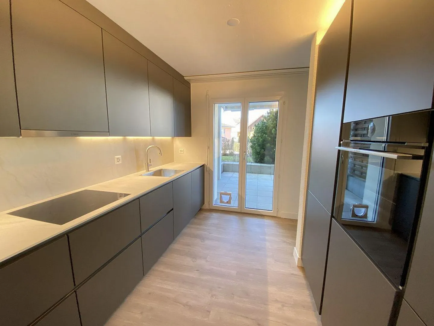 Sonnige renovierte Wohnung - Foto 2 von 11