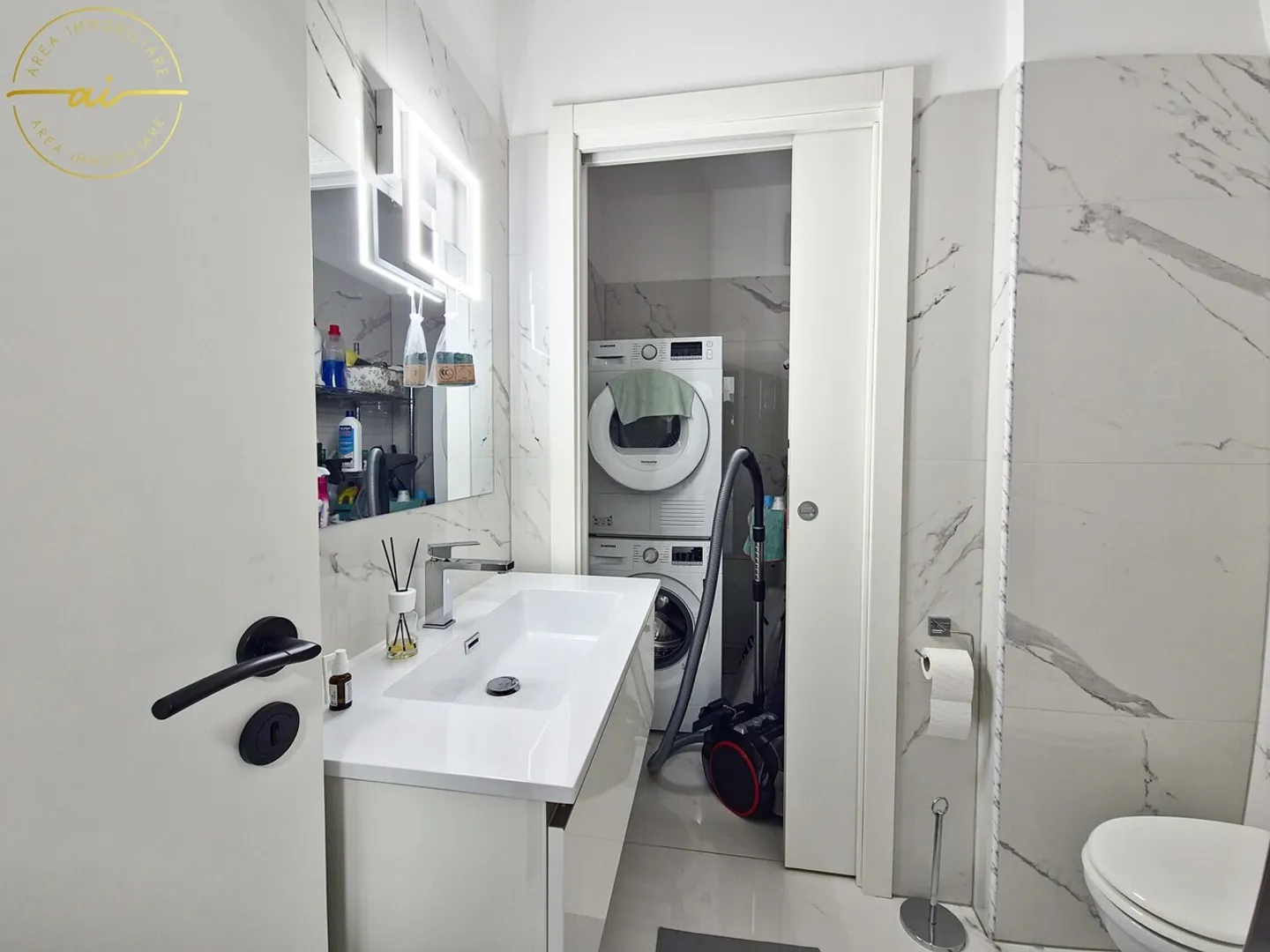 ÉLÉGANT ET LUMINEUX 4.5 PIÈCES AVEC JARDIN PRIVÉ - Photo 9 sur 13