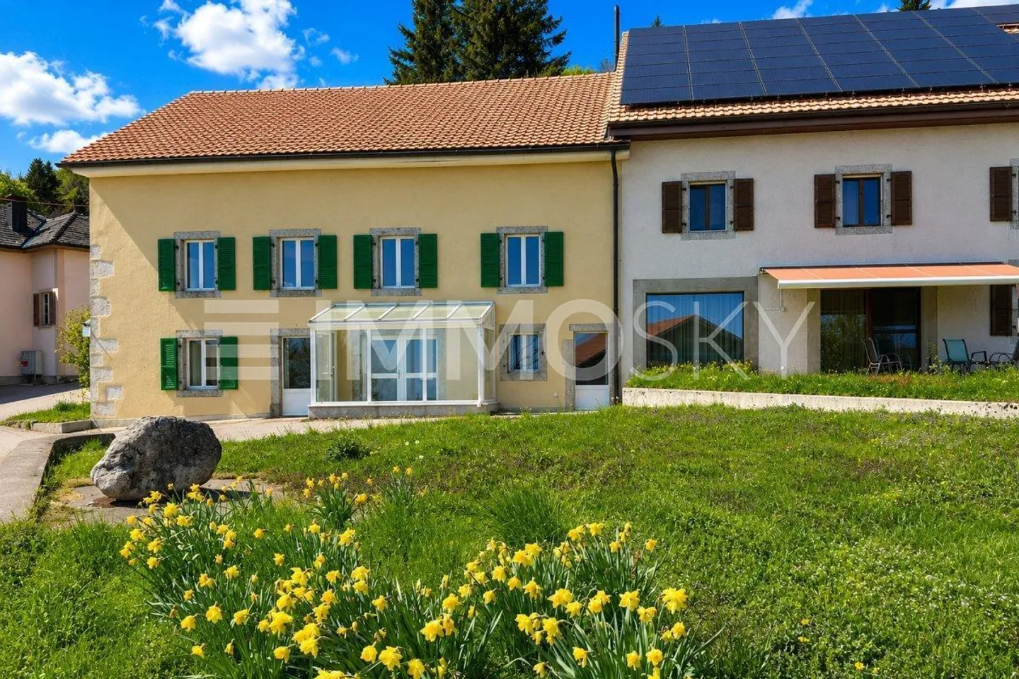 EXCLUSIVE: Spacious house in Mauborget - Photo 1 of 5