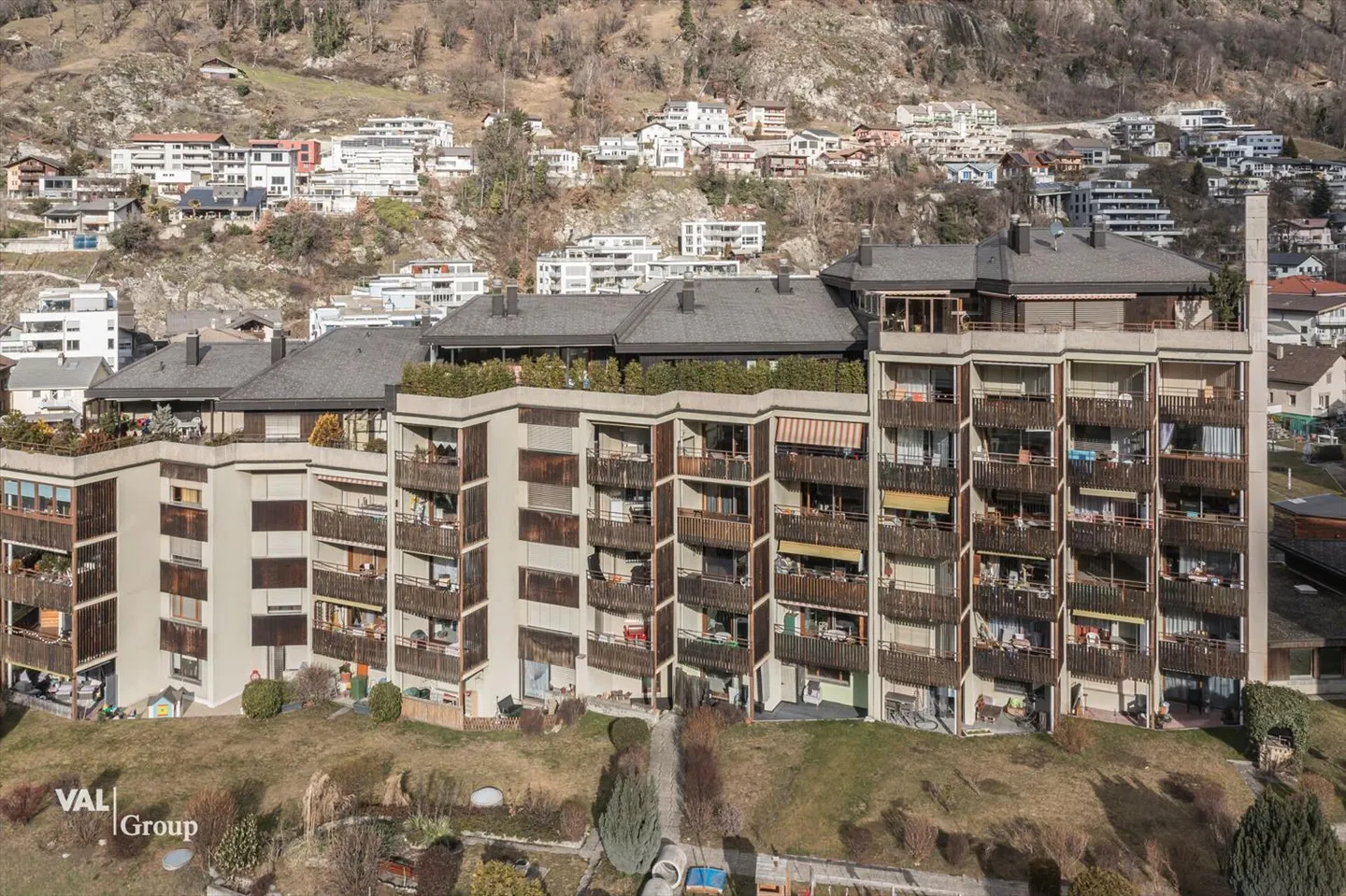 2.5-room apartment with clever layout and large terrace in a central location - Photo 2 of 11