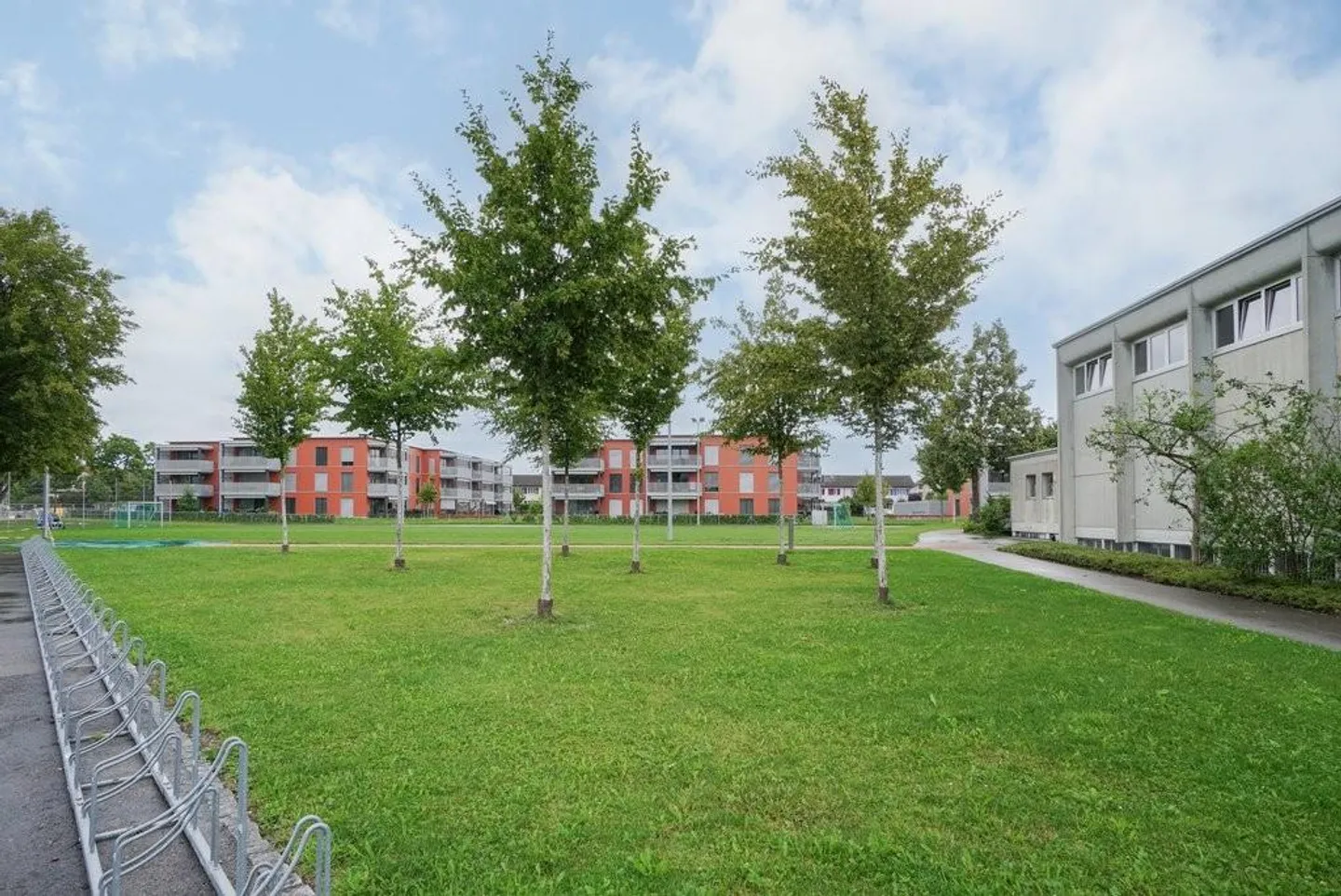 Perfekt für Familien: Wohnung mit grossem Wohnbereich & Sitzplatz - Foto 10 von 12