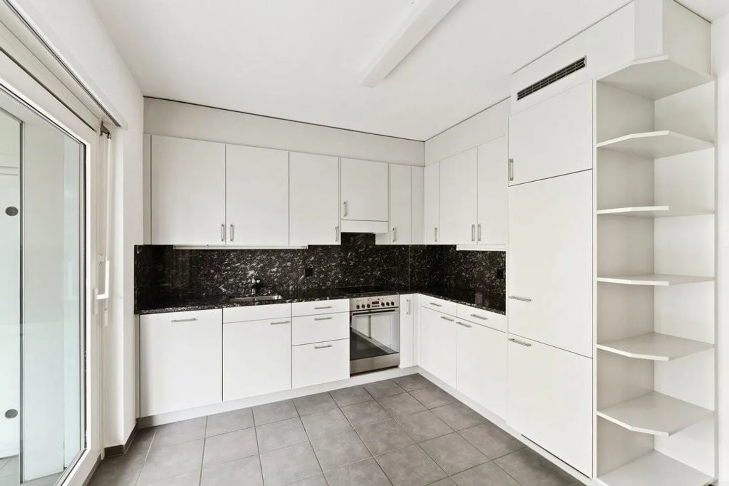 Looking for a home in a central location? - Photo 3 of 12