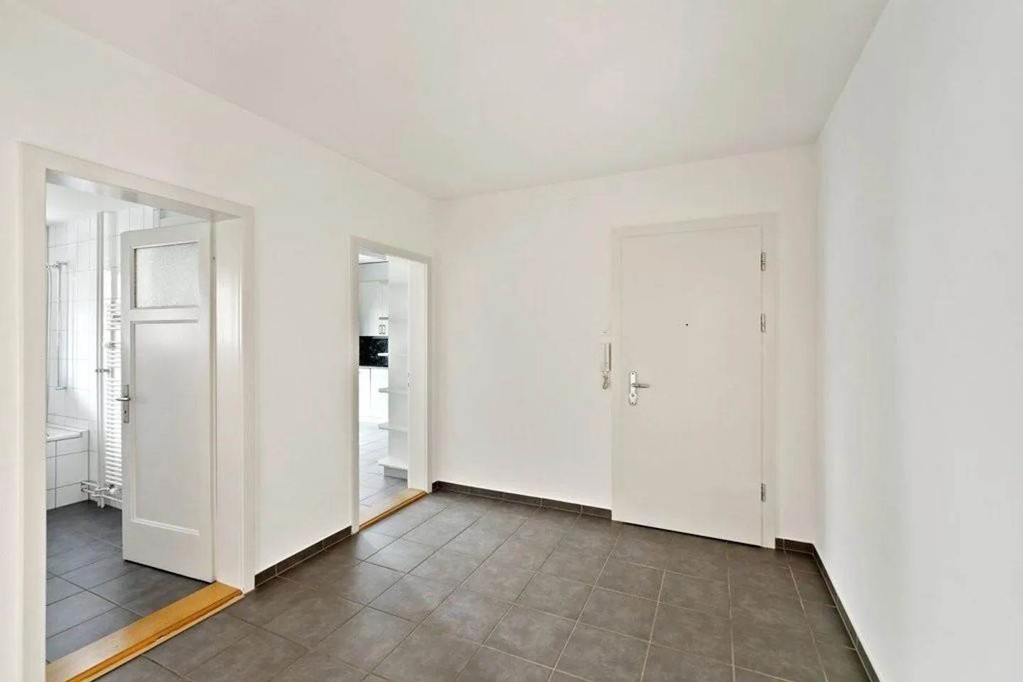 Looking for a home in a central location? - Photo 7 of 12