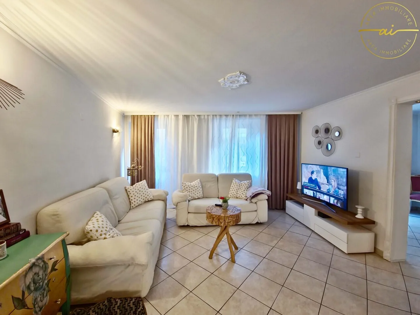 SINGLE-FAMILY HOUSE WITH PRIVATE GARDEN IN MAGADINO - Photo 1 of 9