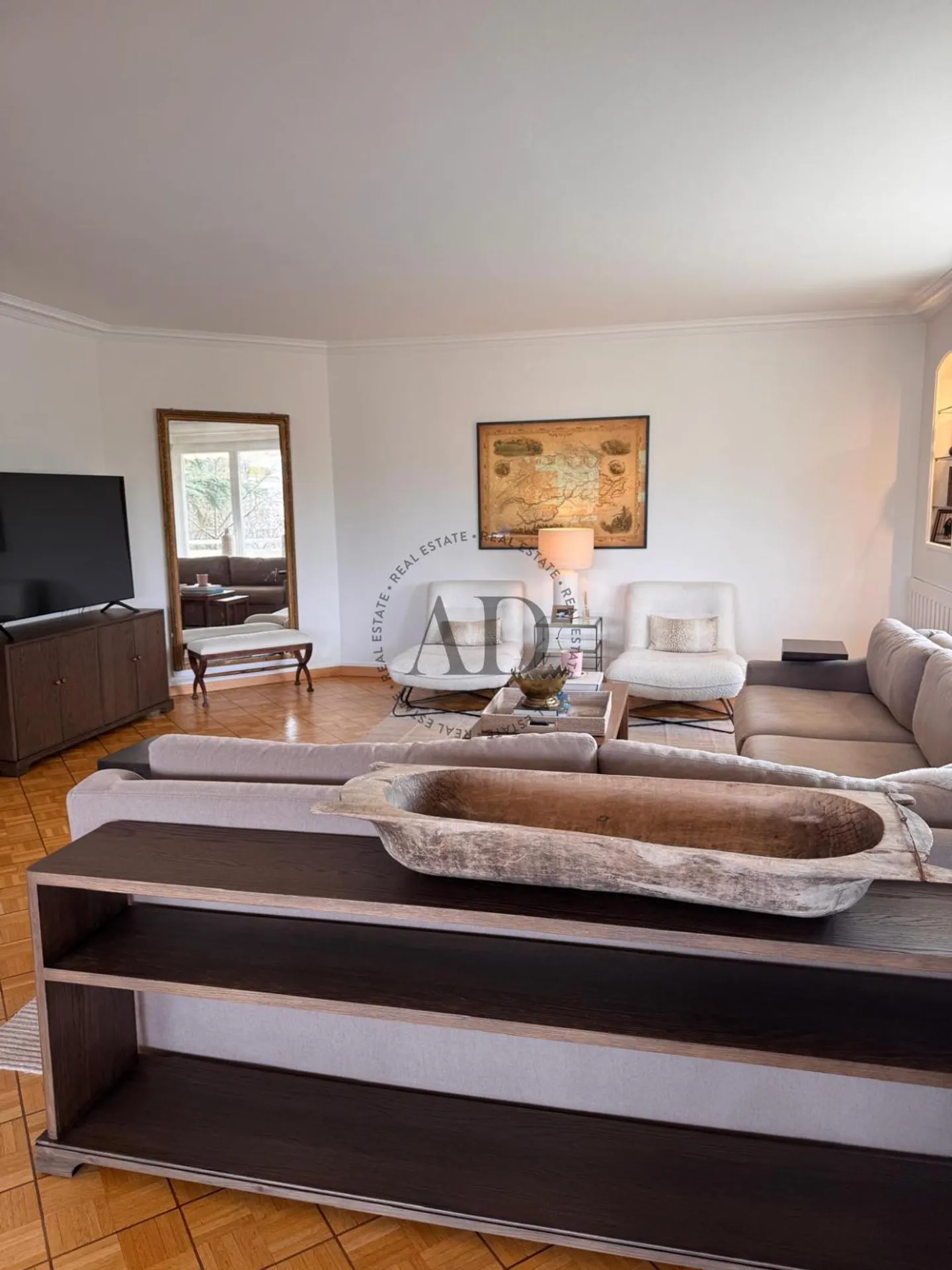 Geräumige Wohnung mit Balkonen - Foto 2 von 7