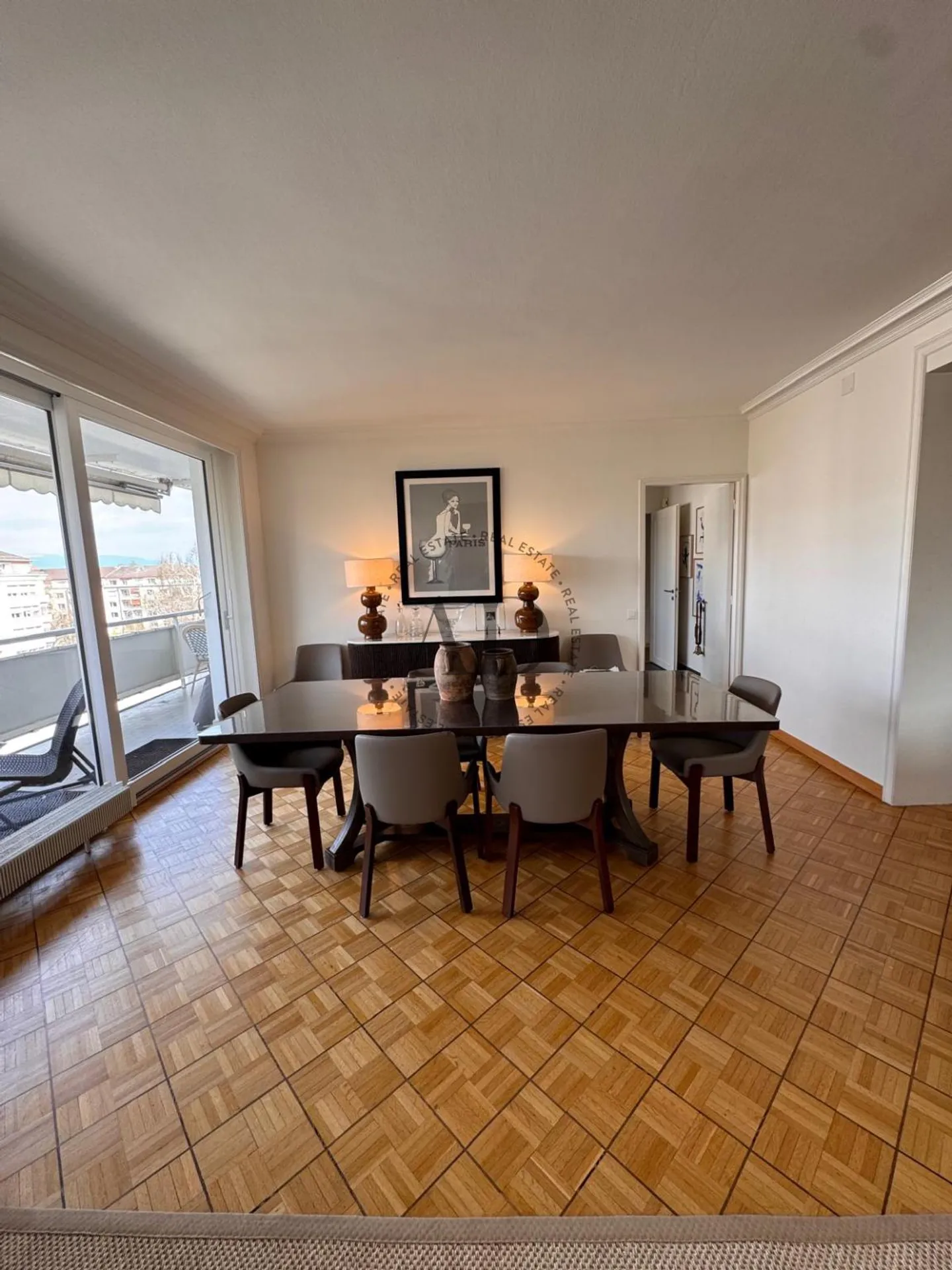 Geräumige Wohnung mit Balkonen - Foto 3 von 7