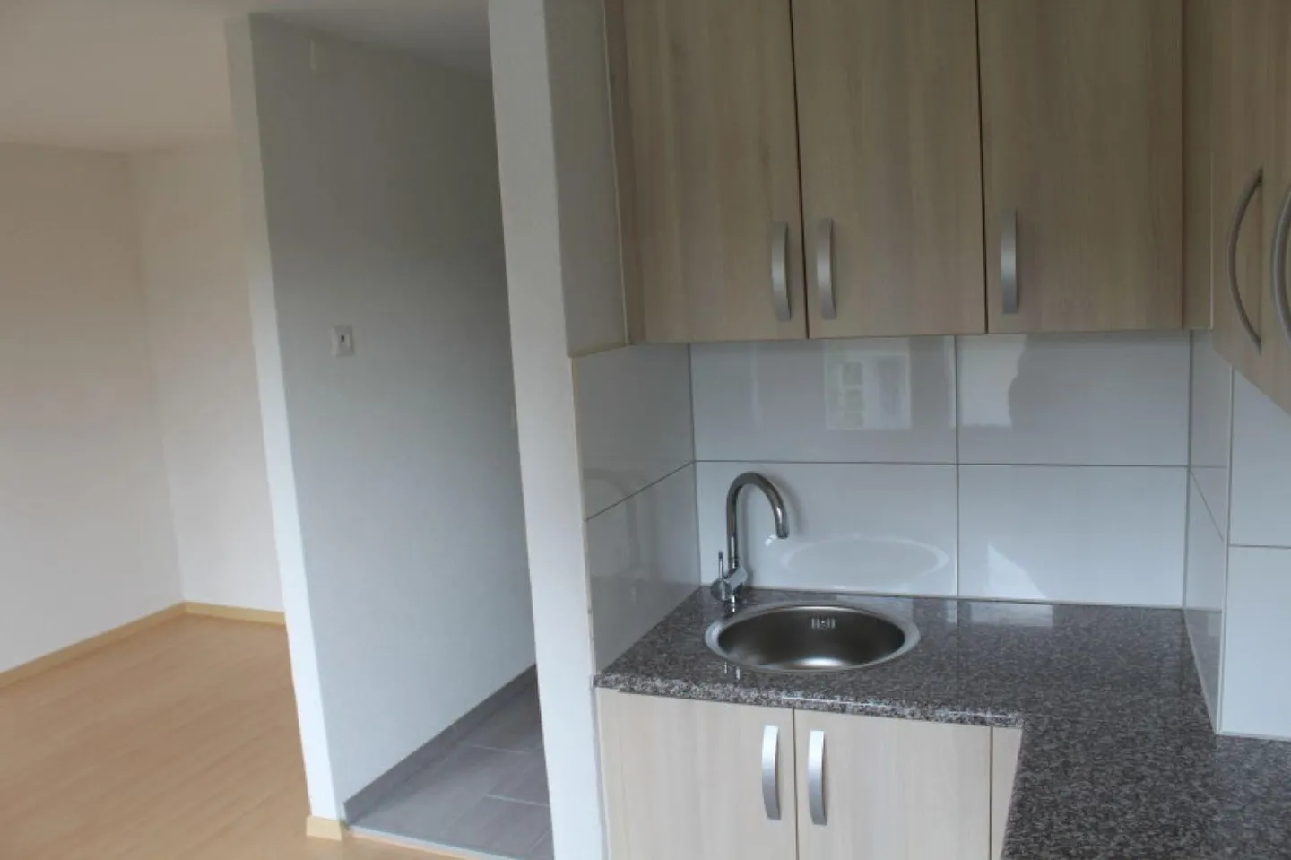 Cozy 1-room apartment in Zuchwil - available immediately! - Photo 2 of 6