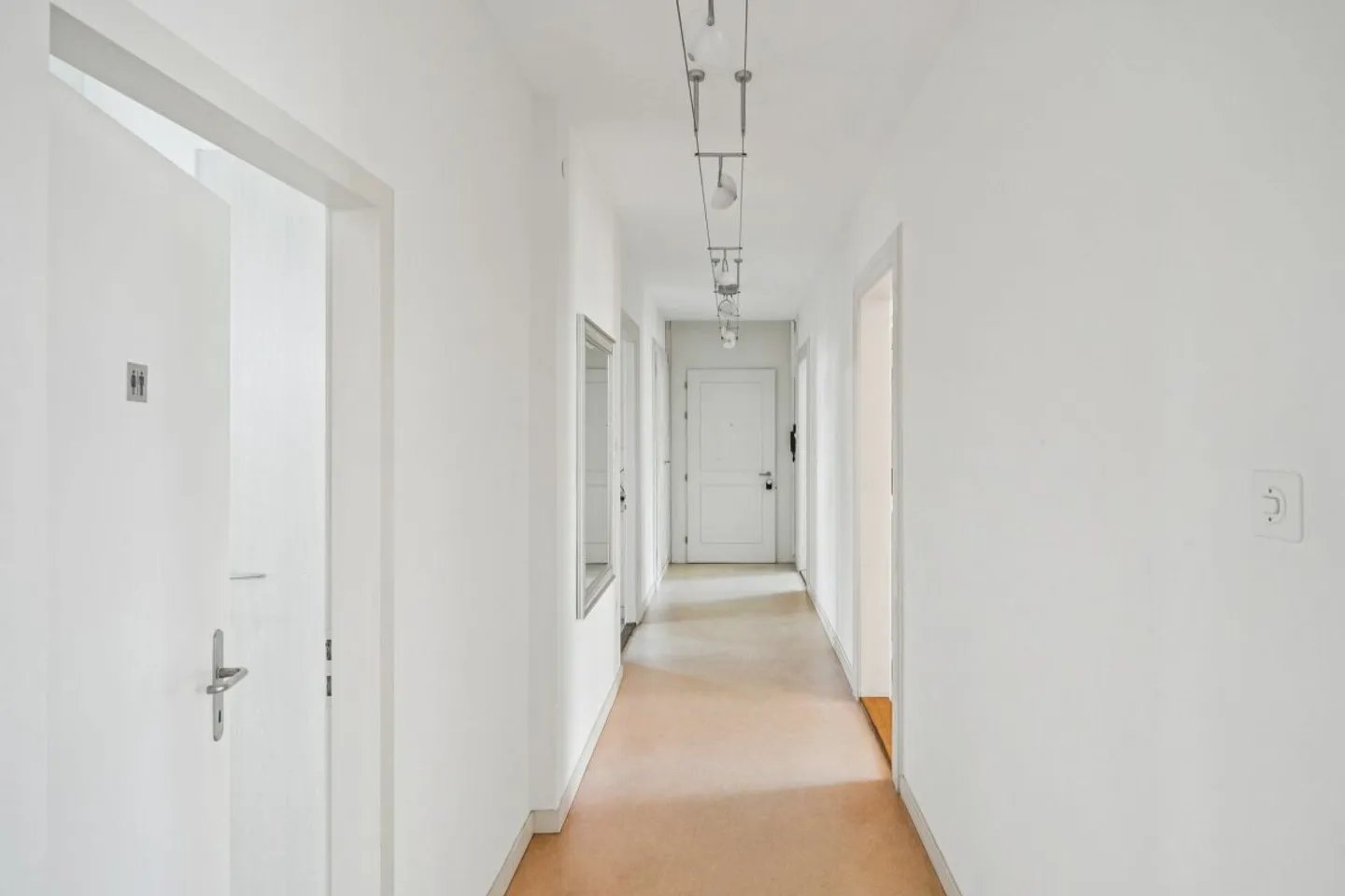 Investment Property in Basel - Photo 6 of 21
