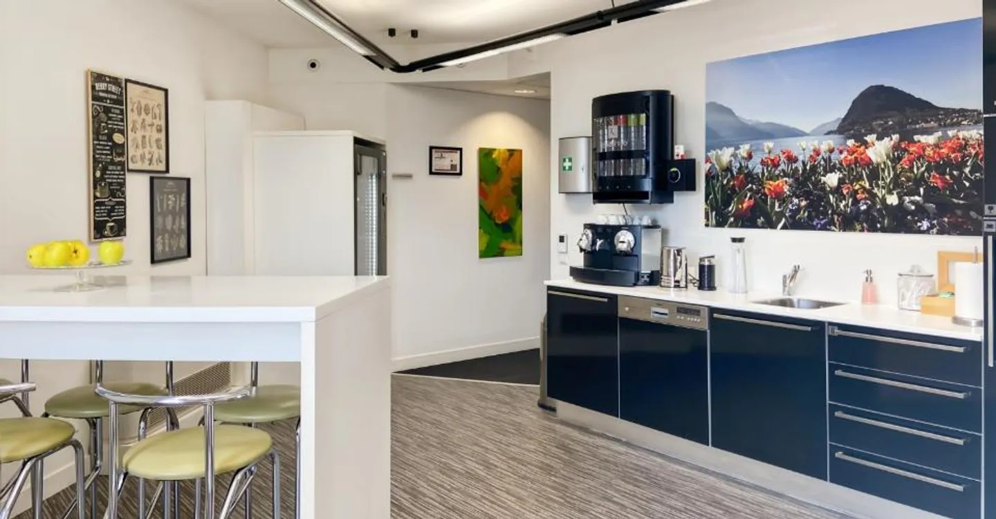 Ufficio all-inclusive per 5 - Foto 7 di 11