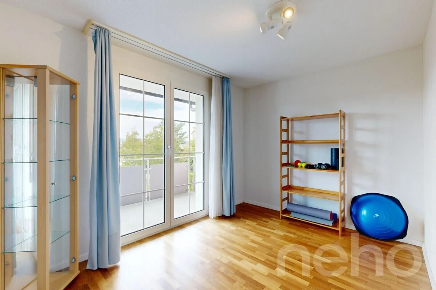 Well-kept 6.5 semi-detached house with large garden in Otelfingen - Photo 5 of 12