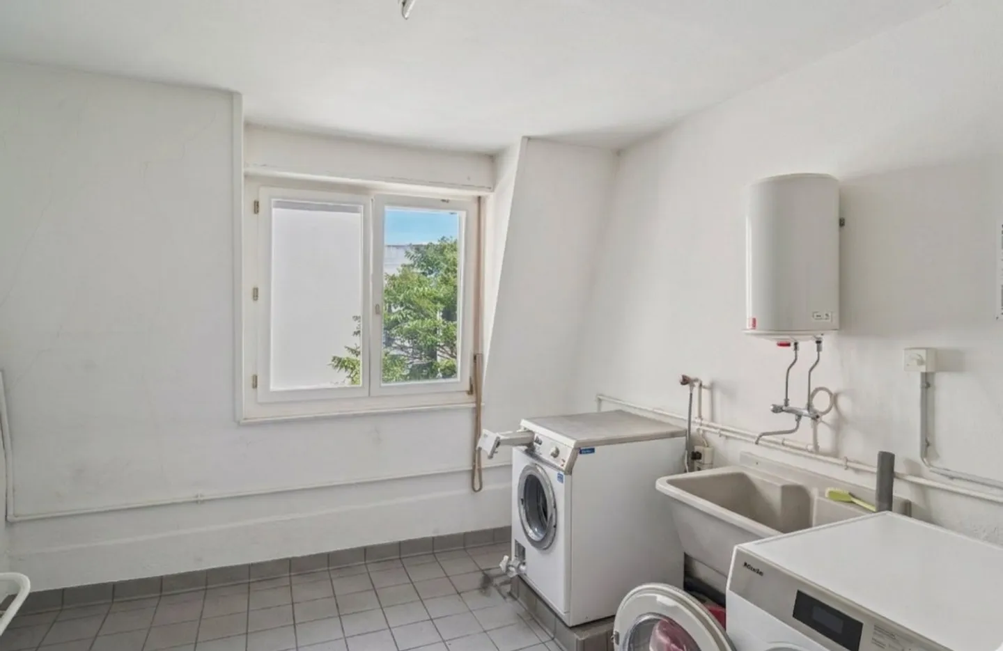 Investment Property in Basel - Photo 20 of 21