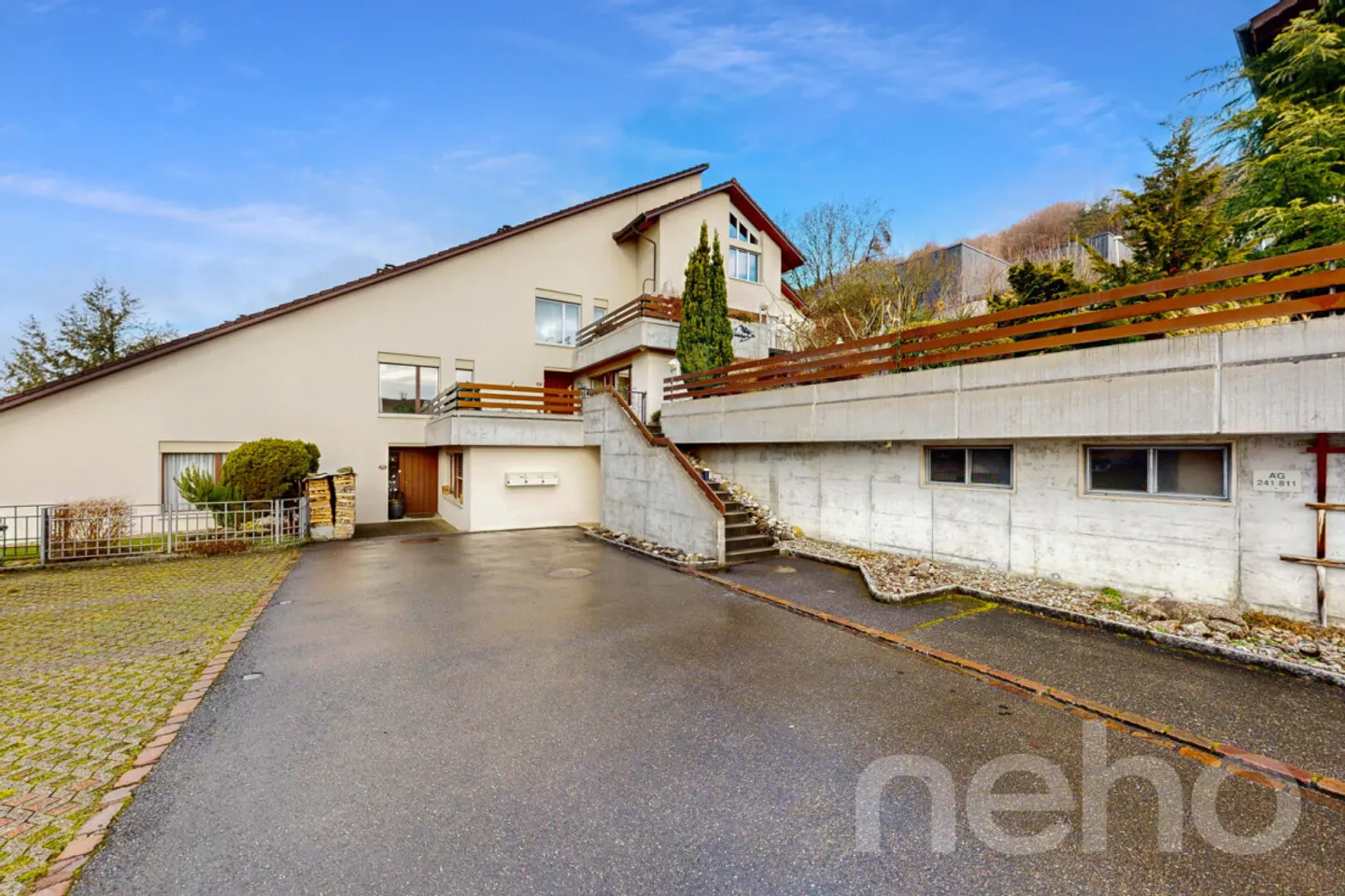 Spacious Terrace Apartment with Garden - Photo 11 of 12