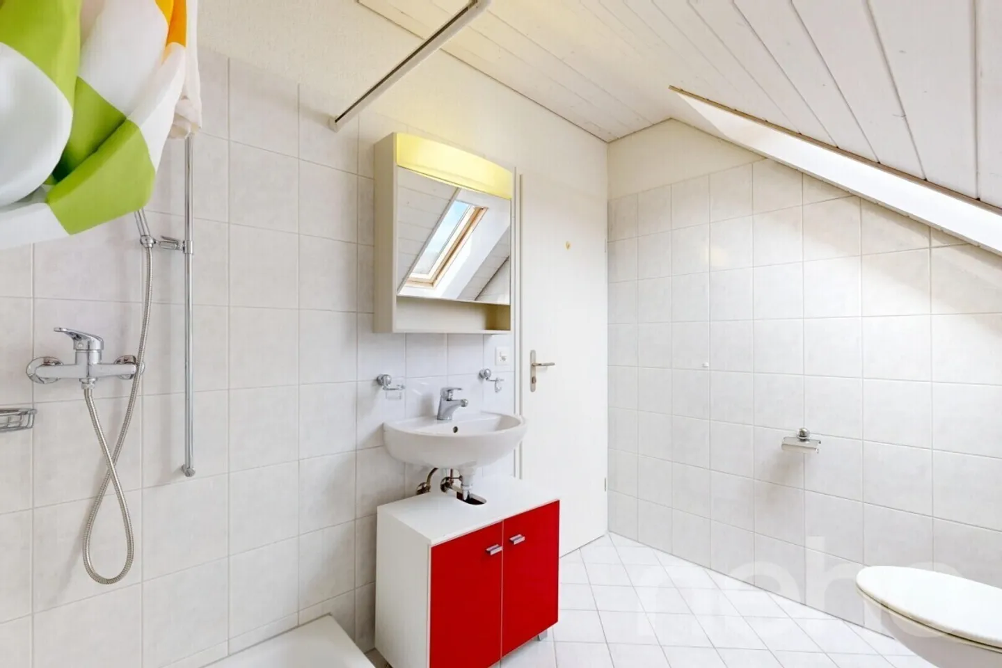 Well-kept 6.5 semi-detached house with large garden in Otelfingen - Photo 10 of 12