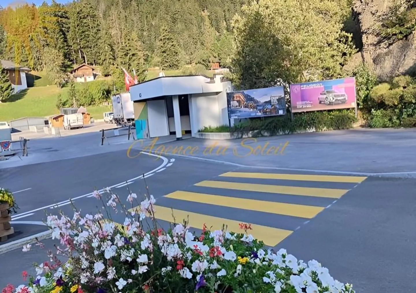 For rent exclusively for one year, this large studio opposite the Barzettes/Plaine Morte ski lifts! - Photo 8 of 12