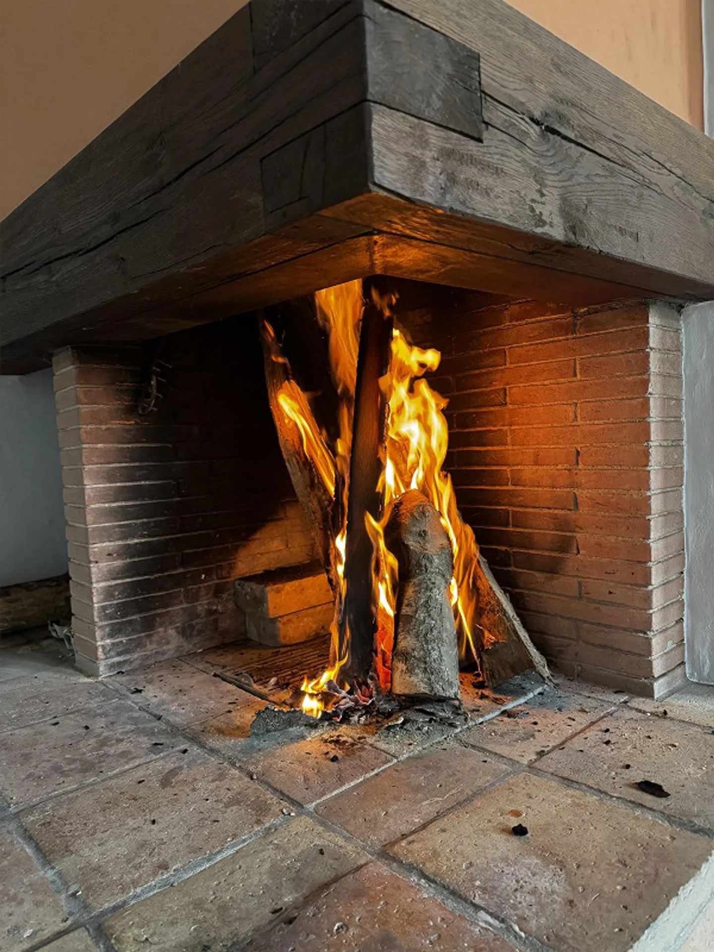 Bauernhaus, Hausteil 5 1/2 Zi mit Balkon und Gartenteil im Dorfkern - Foto 7 von 8