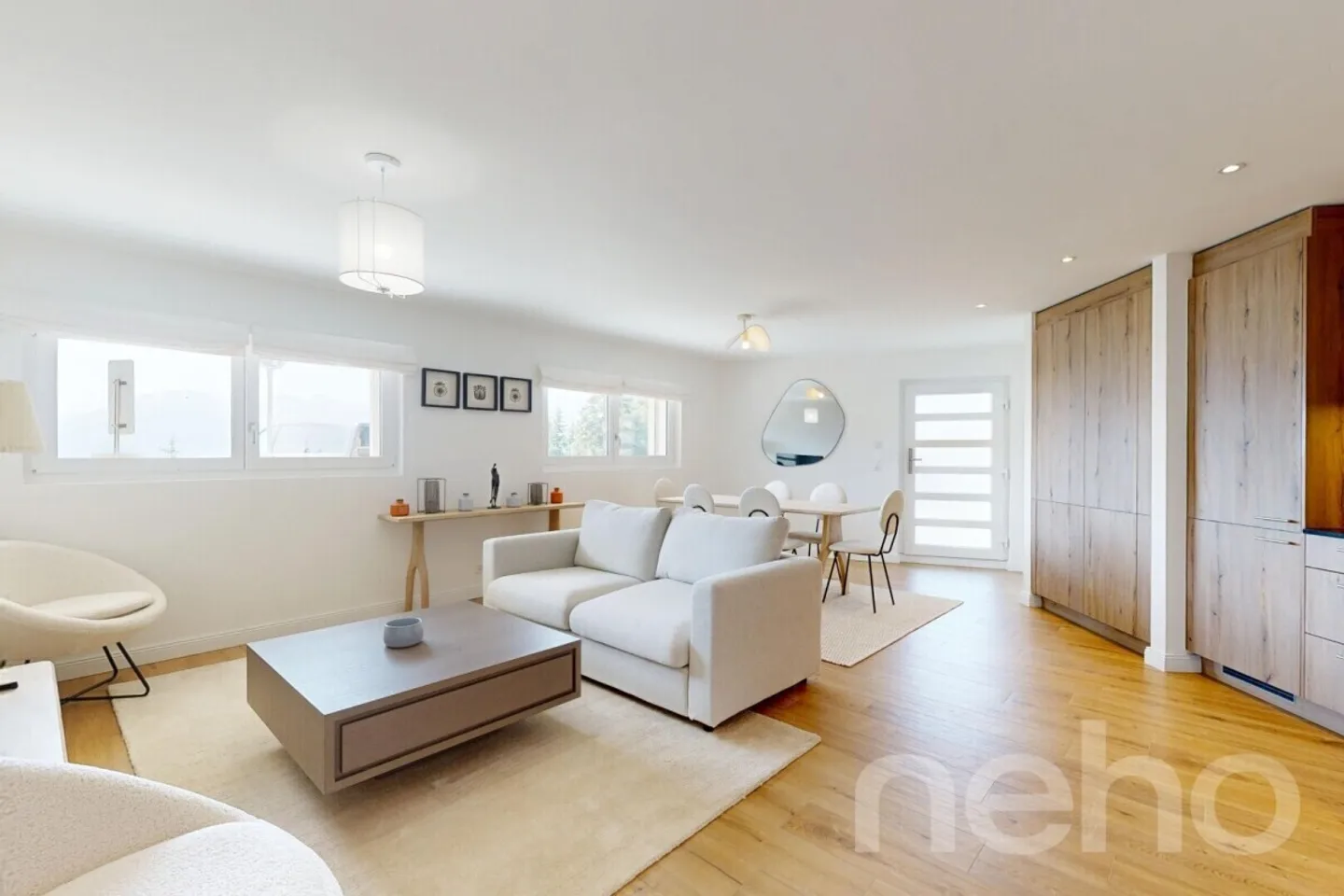 Stunning 3.5-room apartment in Crans-Montana - Photo 1 of 12