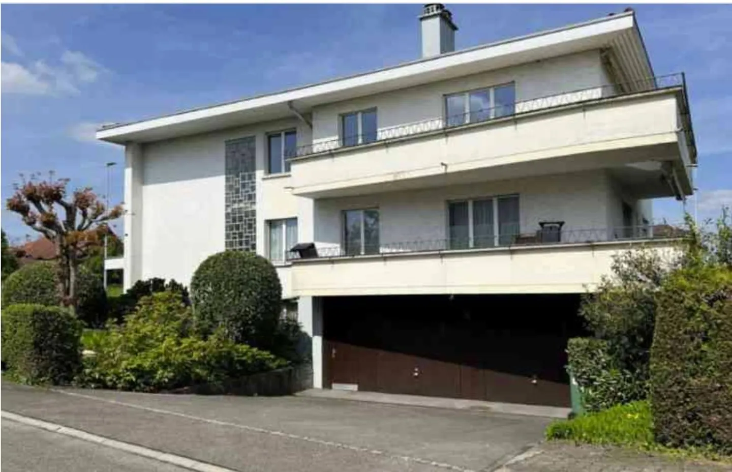 5.5-room apartment with large balcony, garden and panoramic view (2x parking included) - Photo 1 of 7