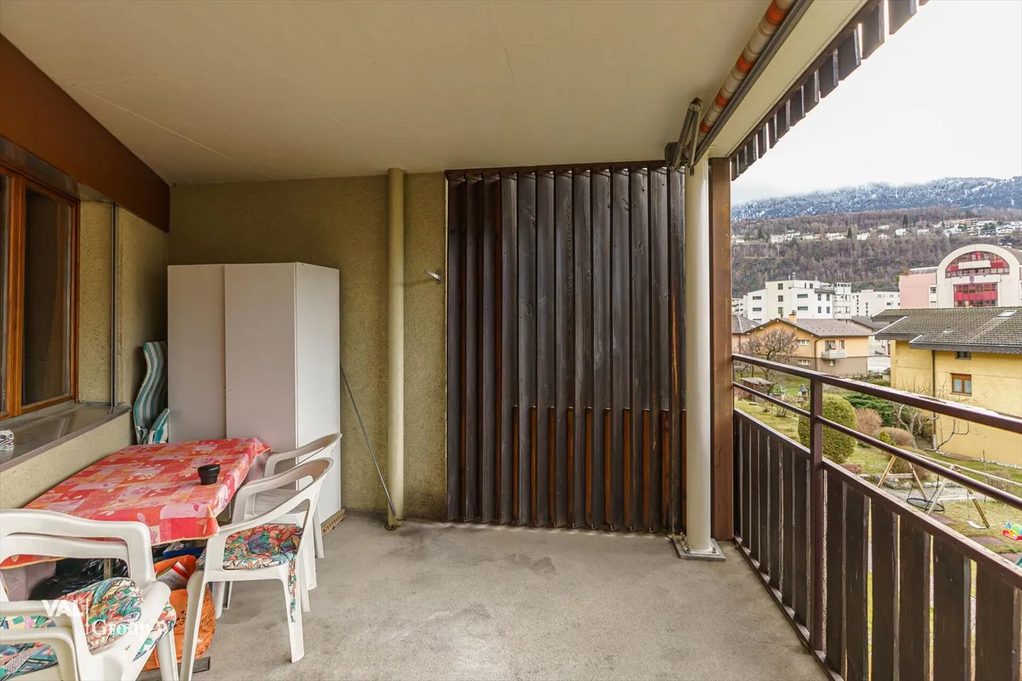 Helle 2.5 ZWG mit grosser Terrasse an sonniger, zentraler Lage - Foto 9 von 12