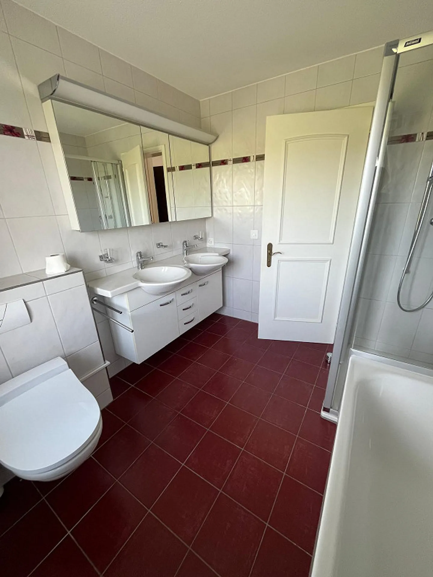 5.5-room apartment with large balcony, garden and panoramic view (2x parking included) - Photo 6 of 7