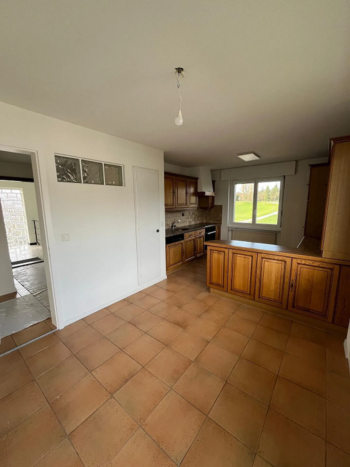 5.5-room apartment with large balcony, garden and panoramic view (2x parking included) - Photo 7 of 7