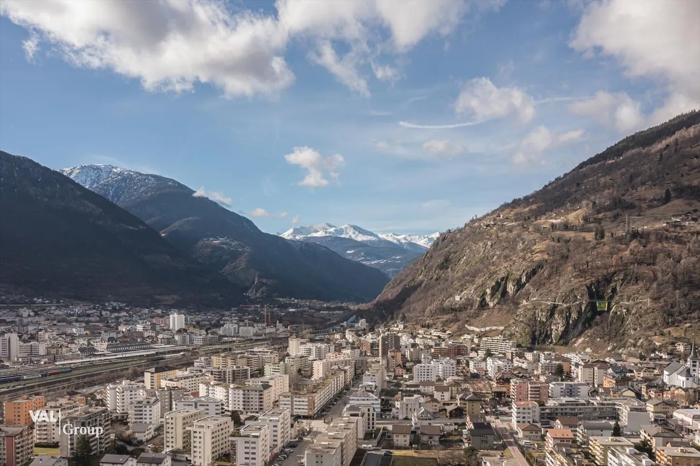 Helle 2.5 ZWG mit grosser Terrasse an sonniger, zentraler Lage - Foto 11 von 12