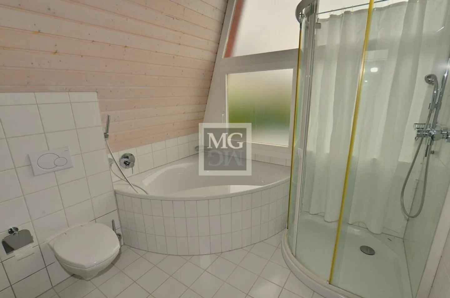 Luxurious 7.5-room villa with stunning view + garage box - Photo 8 of 12